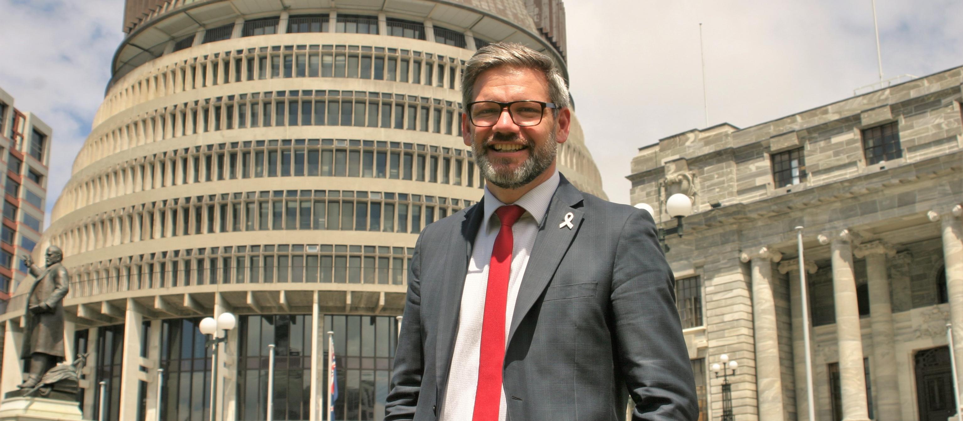  Iain Lees-Gallowa