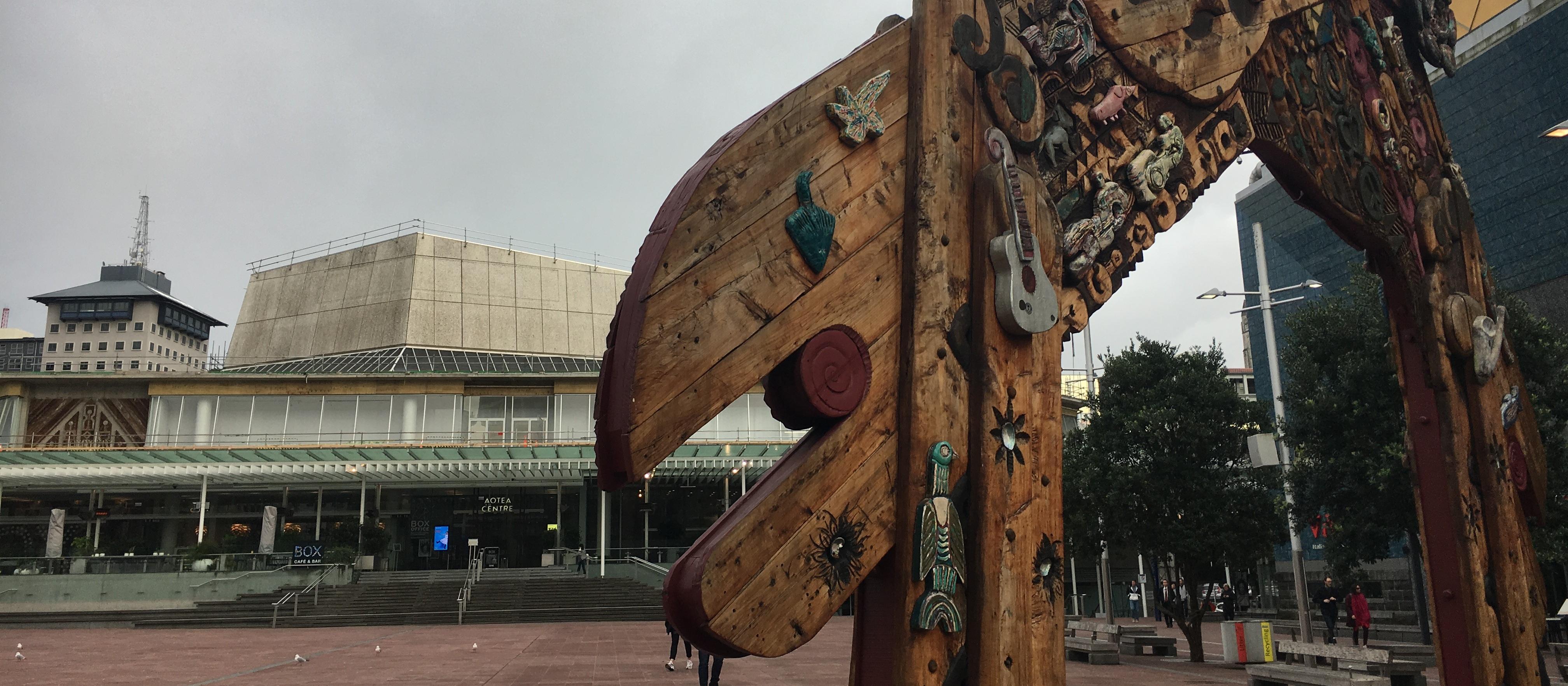 Aotea Square, Māori carving