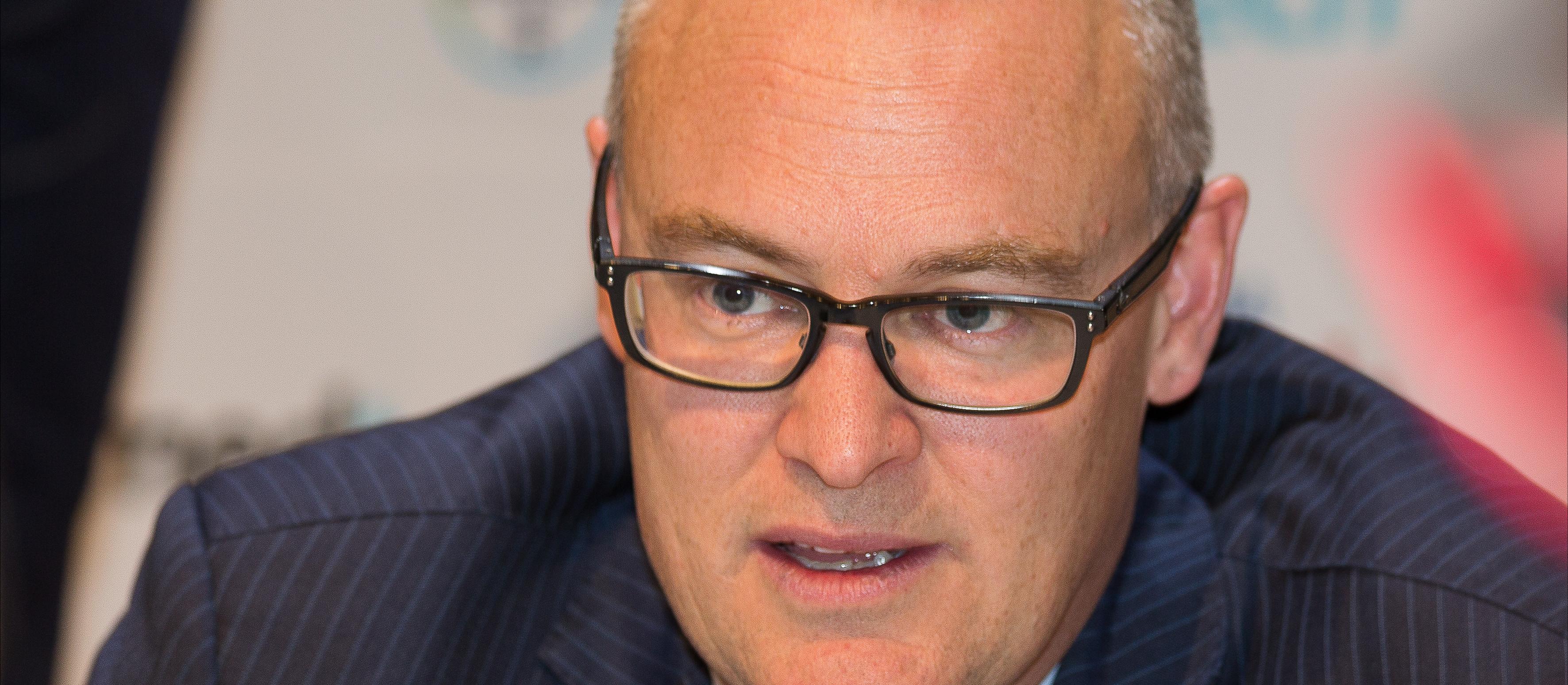 DAVID CLARK CLOSE-UP, SOUTH GP CME