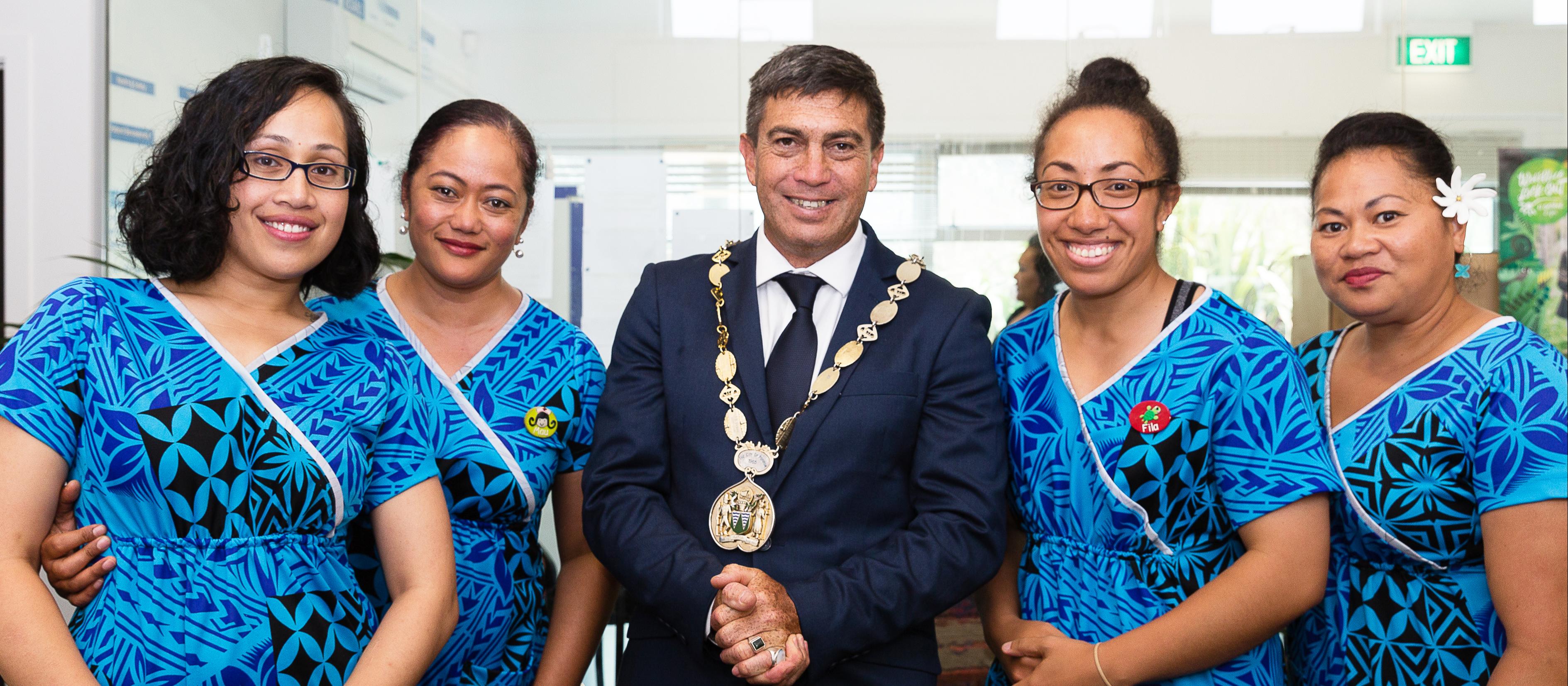 Nurses Uputaua Peniata, Ma’u Pauta, Sifila Mailau and Litia Gibson, with Porirua mayor Mike Tana, at Porirua Union & Community Health Service