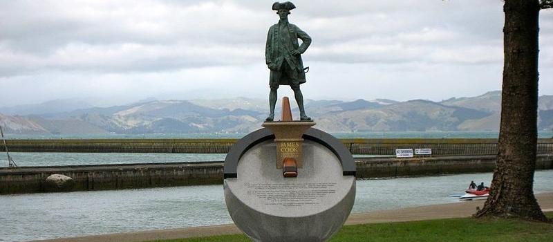 Statue of Captain James Cook at Waikanae Beach in Gisborne [photo: Flickr]