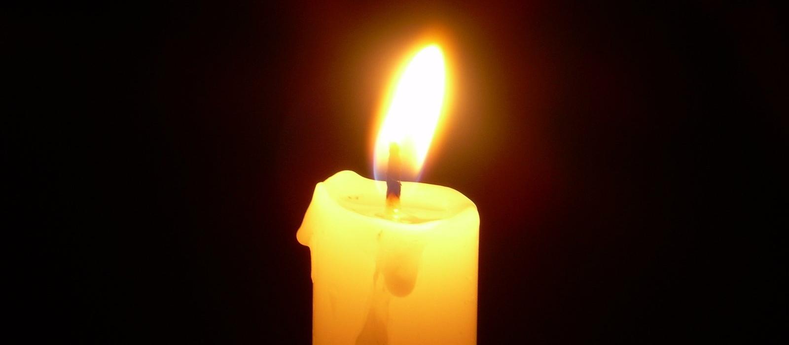 candle in darkness