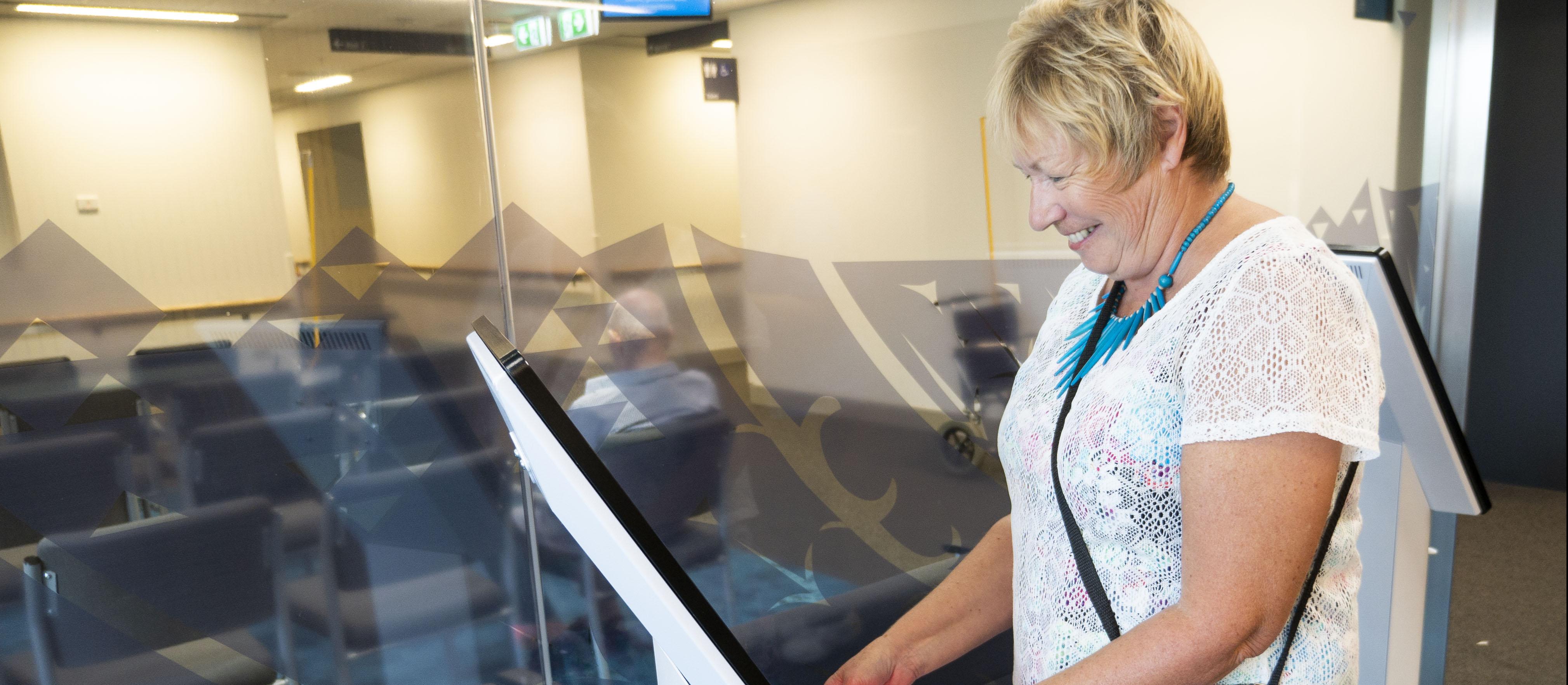 Gaye Meffan, selfcheck kiosk