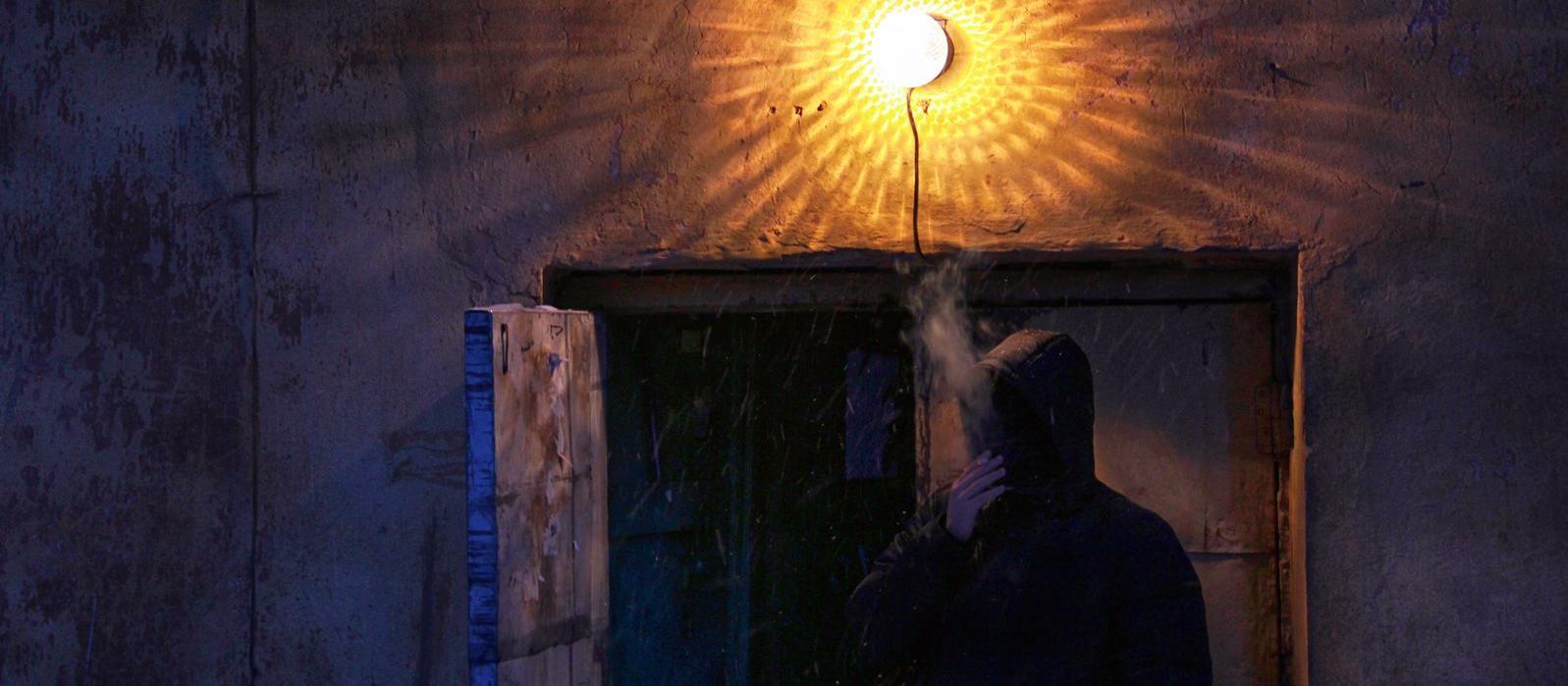 Dark alley, smoke, gangster