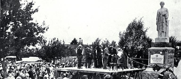 Margaret Cruickshank memorial 1923