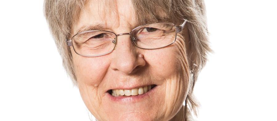 Associate professor Amanda Oakley