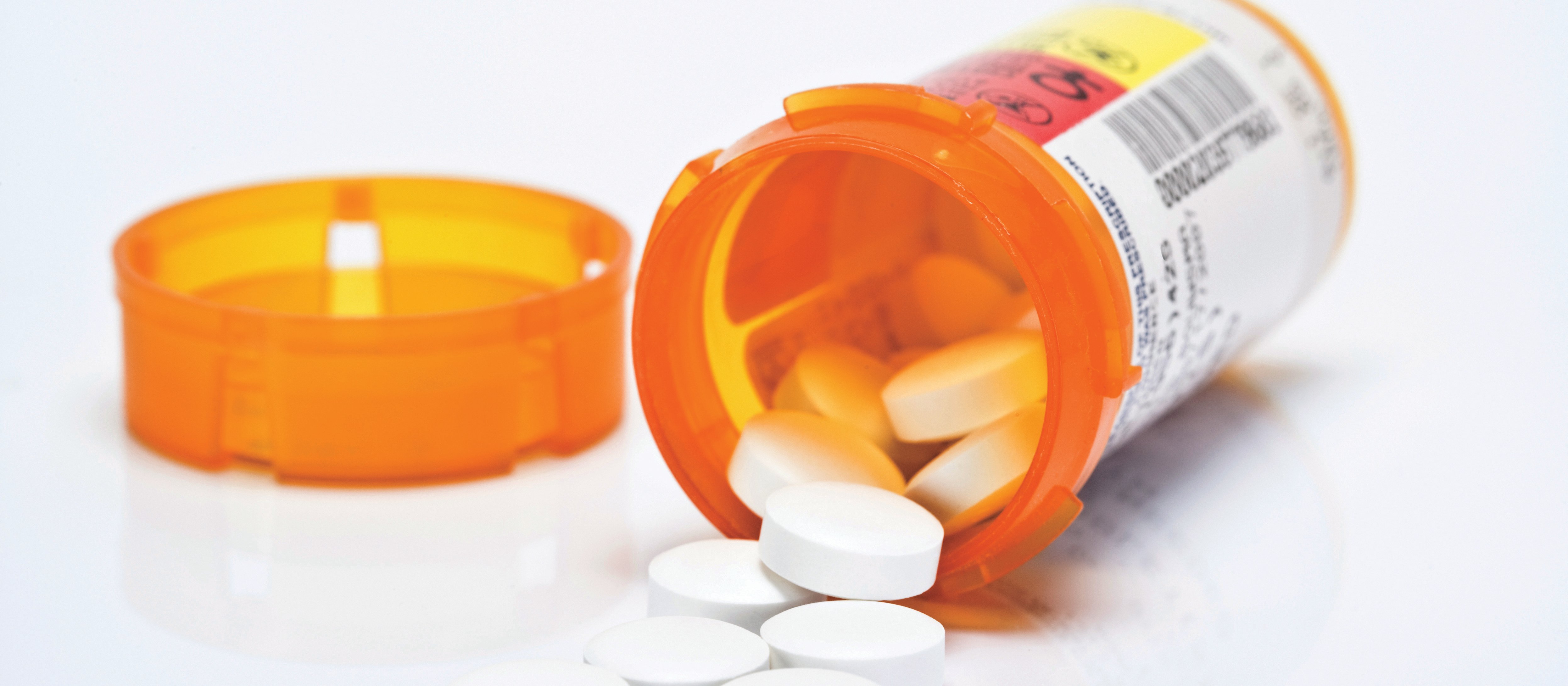 Open pill bottle_Crop