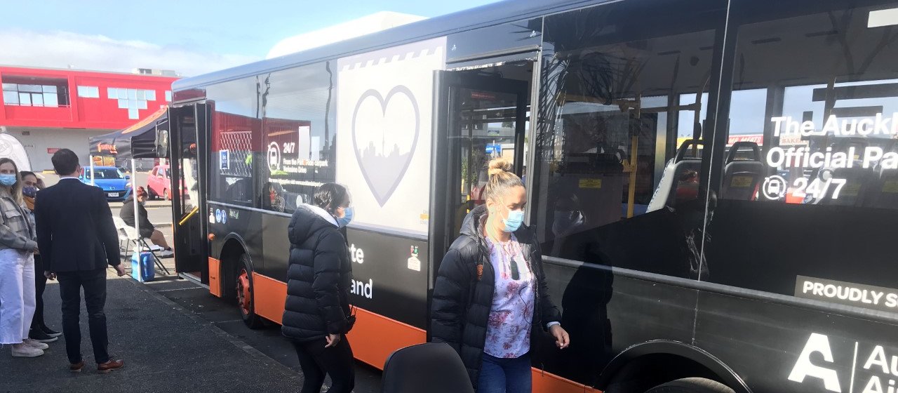 Manurewa marae mobile vaccination service