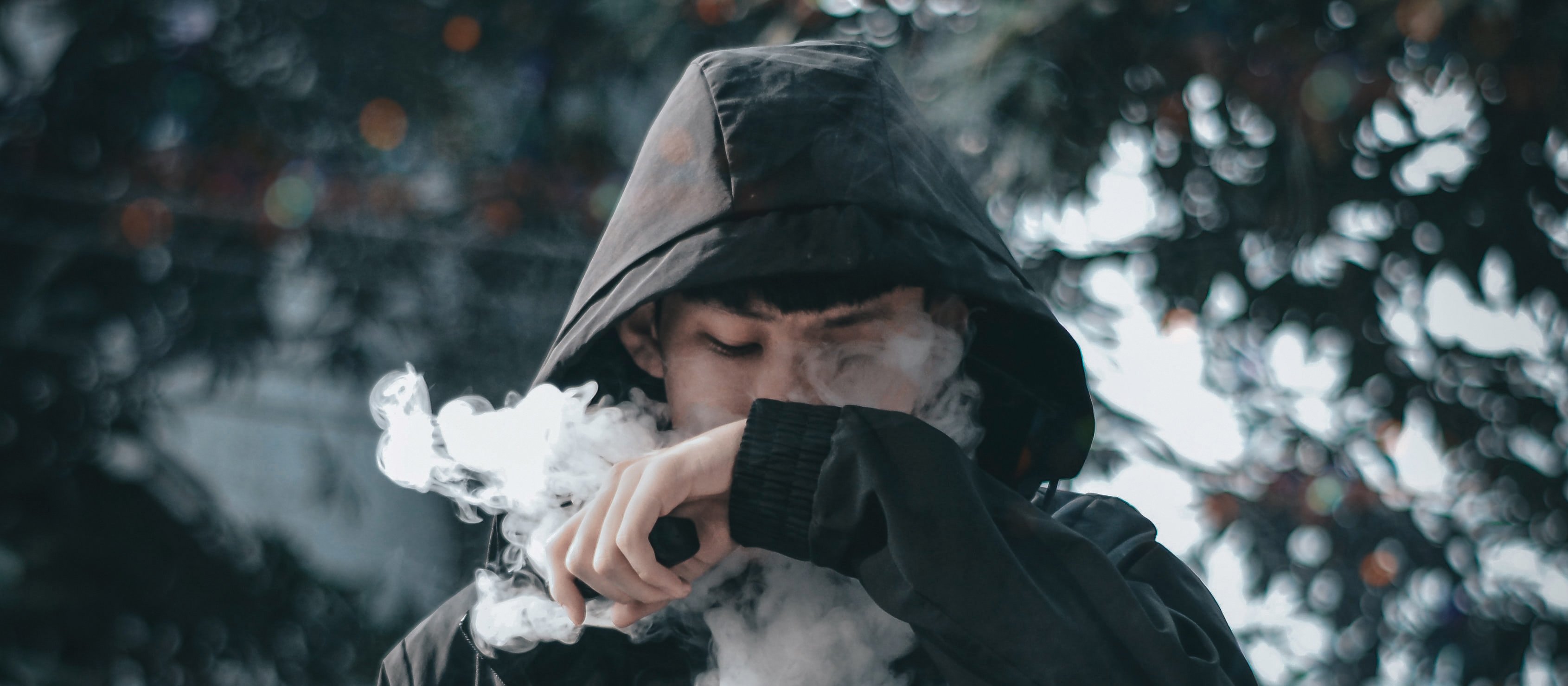 Vaping teenager Toan Nguyen on Unsplash