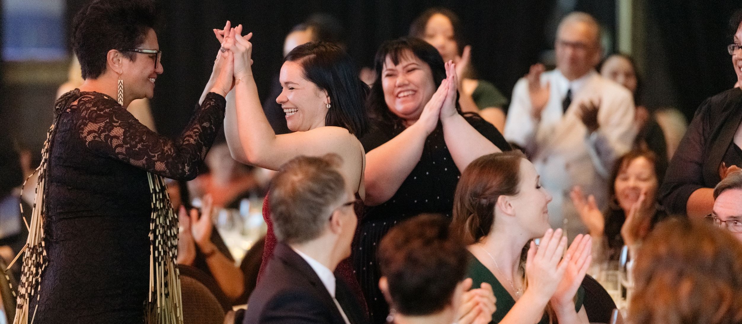 Ali Ahu congratulates Donna Kielar of National Hauora Coalition on gaining the Good Sort Award at the New Zealand Primary Healthcare Awards | He Tohu Mauri Ora