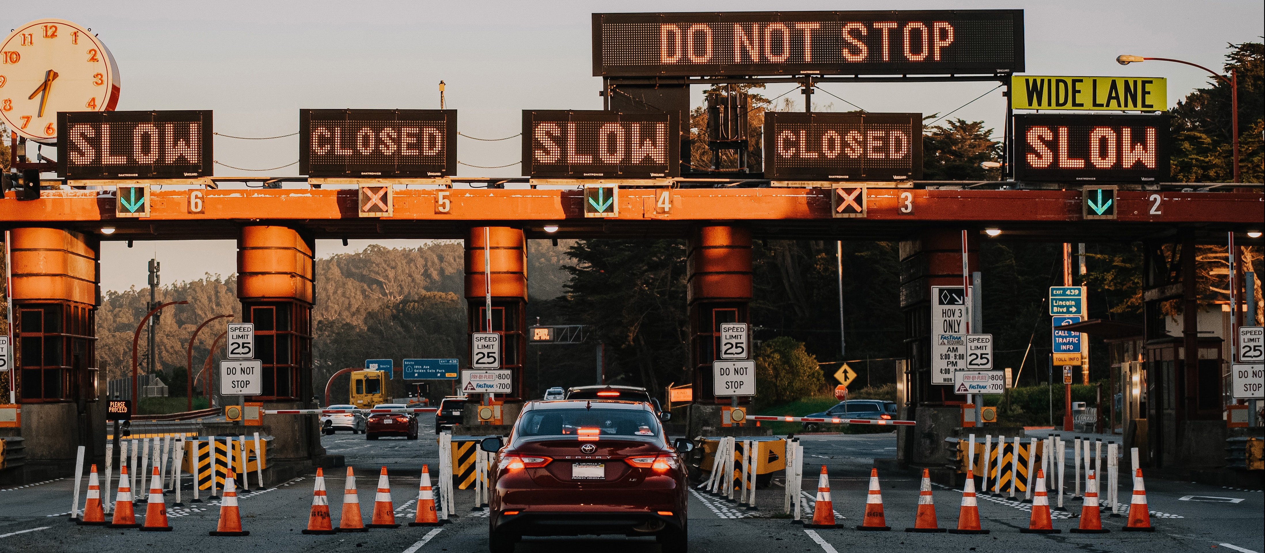 Border motorway ralph ravi kayden unsplash