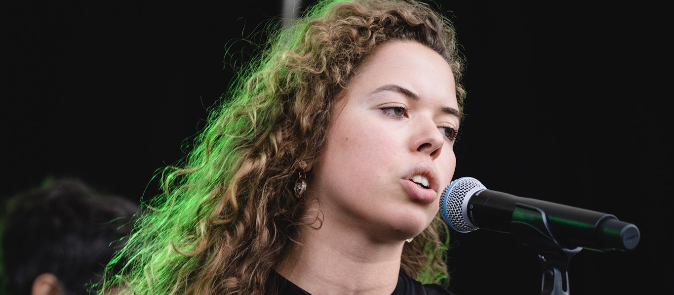 Nilufer Yanya CR Paul Hudson on Wikimedia Commons cc 2.0