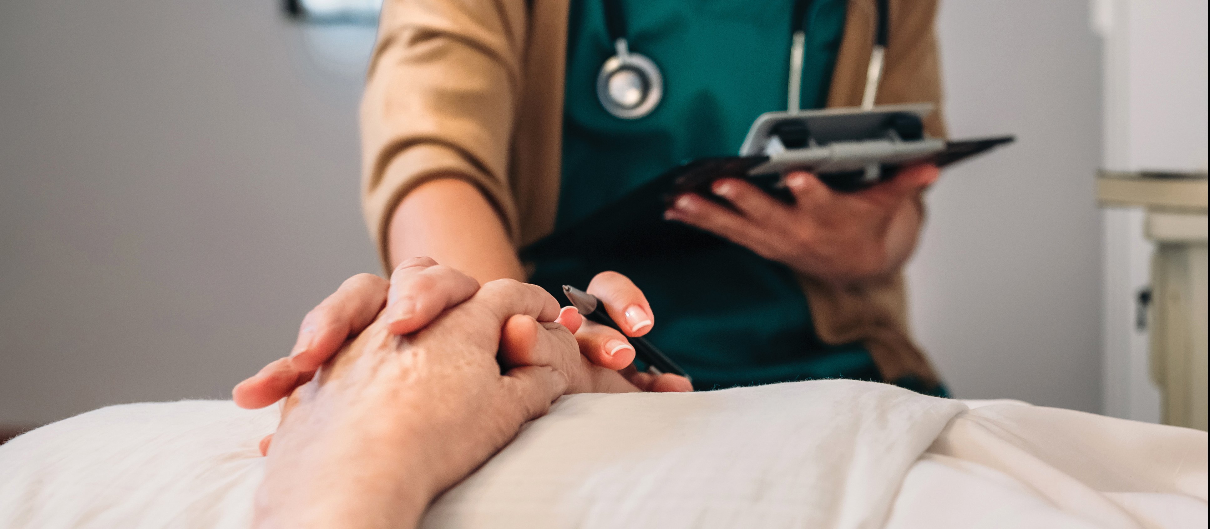 Patients Hands CR doble-d on iStock