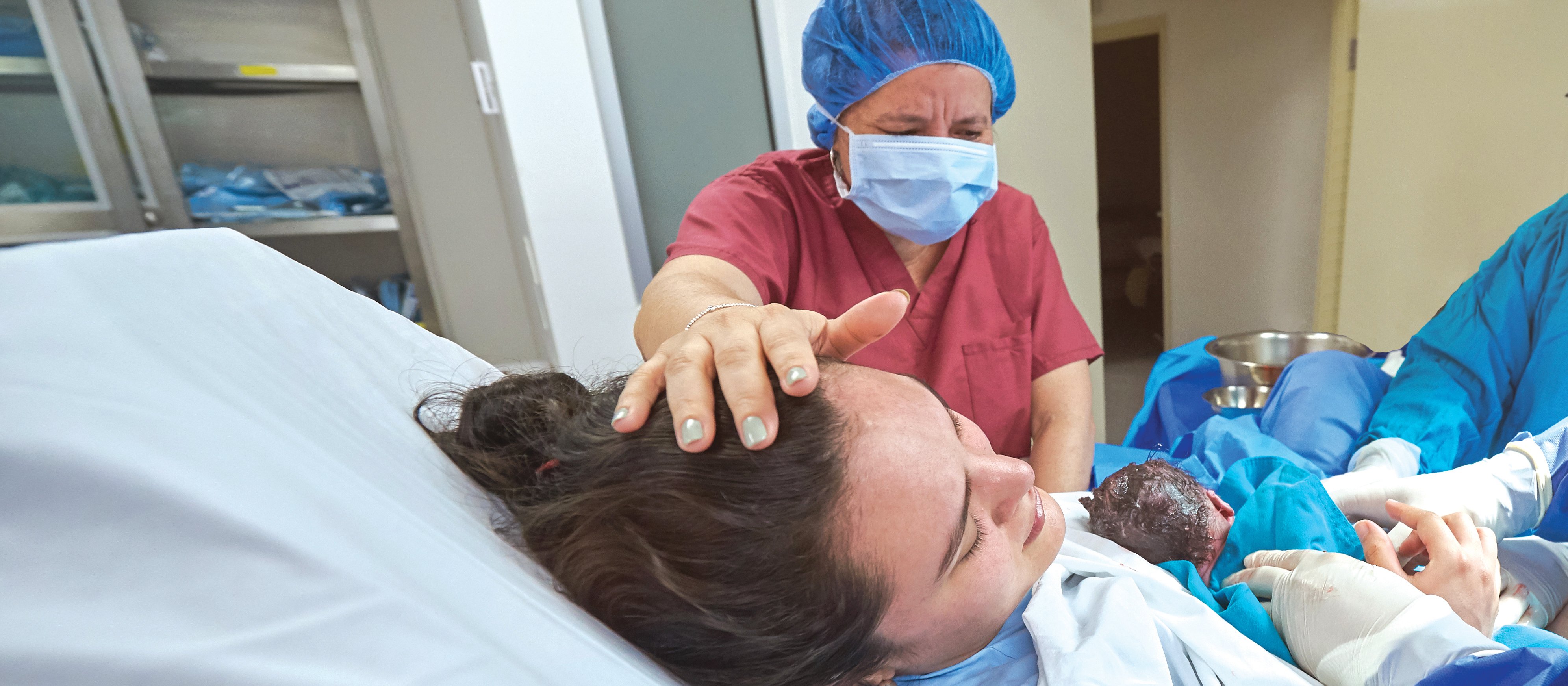 childbirth midwife