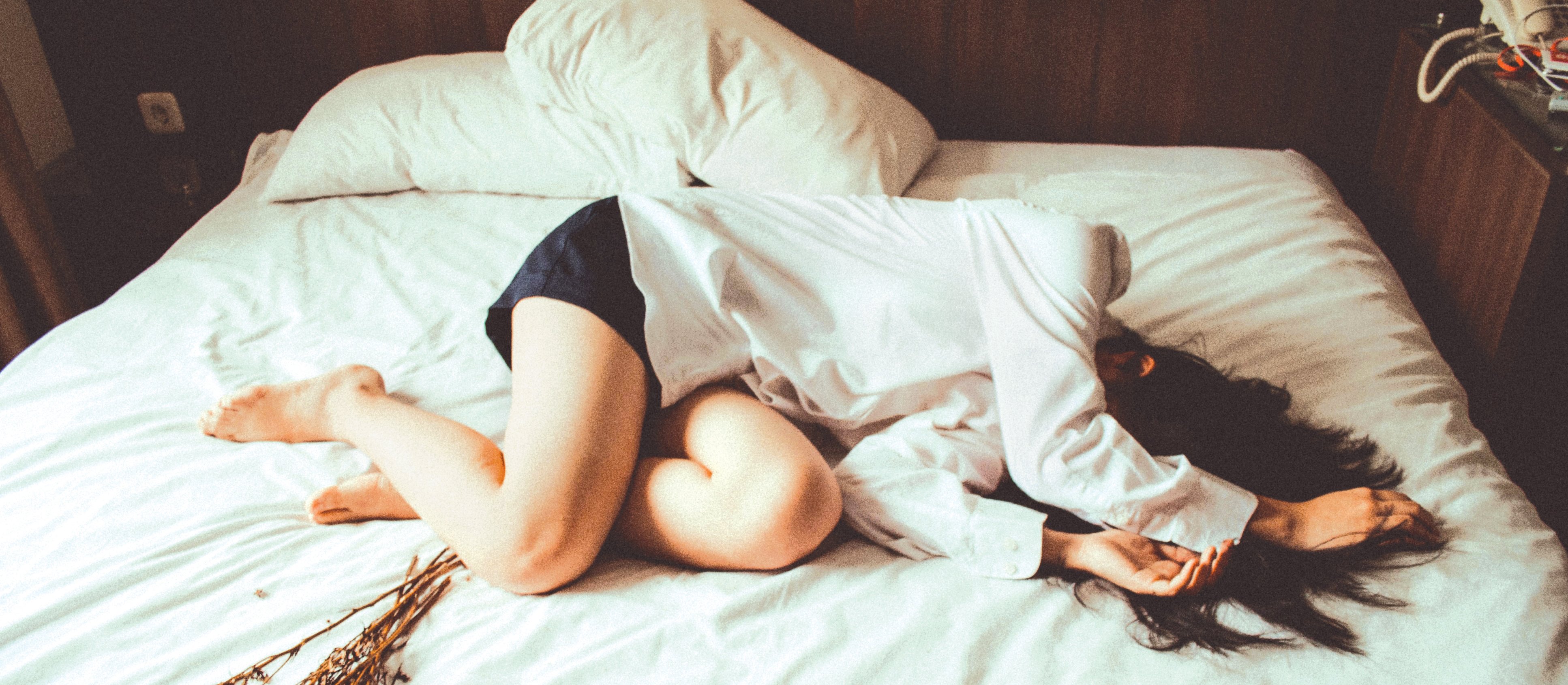 woman in pain CR Yuris Alhumaydy on Unsplash