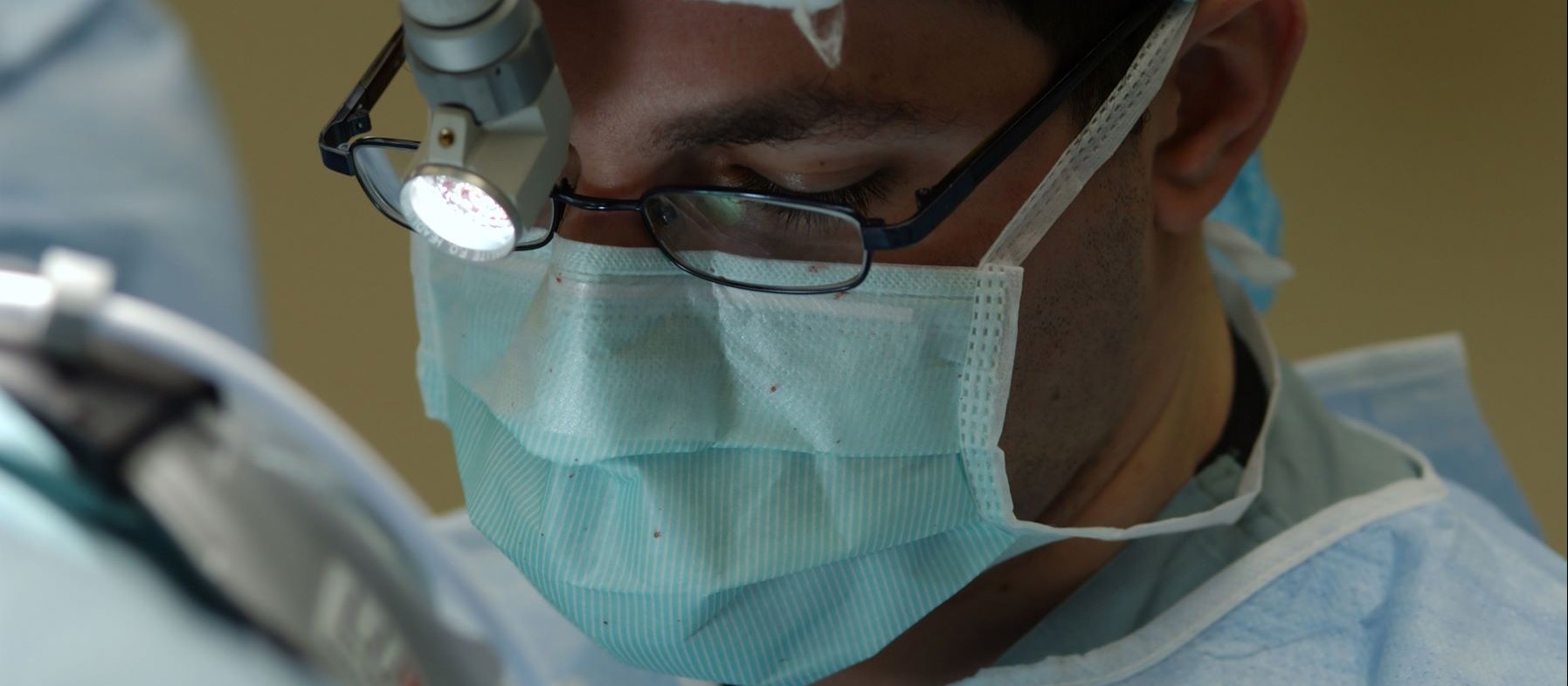 surgeon [Image: National Cancer Institute]