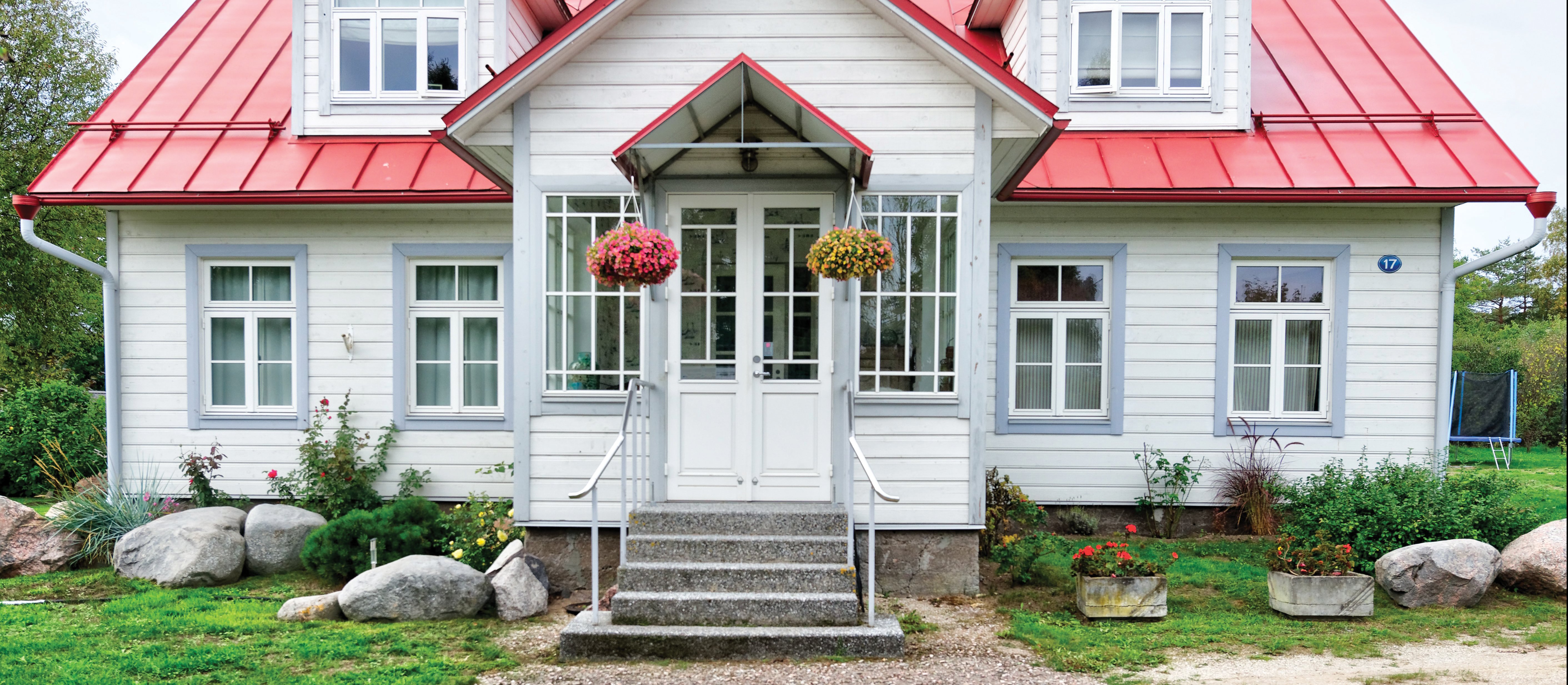 House_CR_Jacques_Bopp_on_unsplash.jpg
