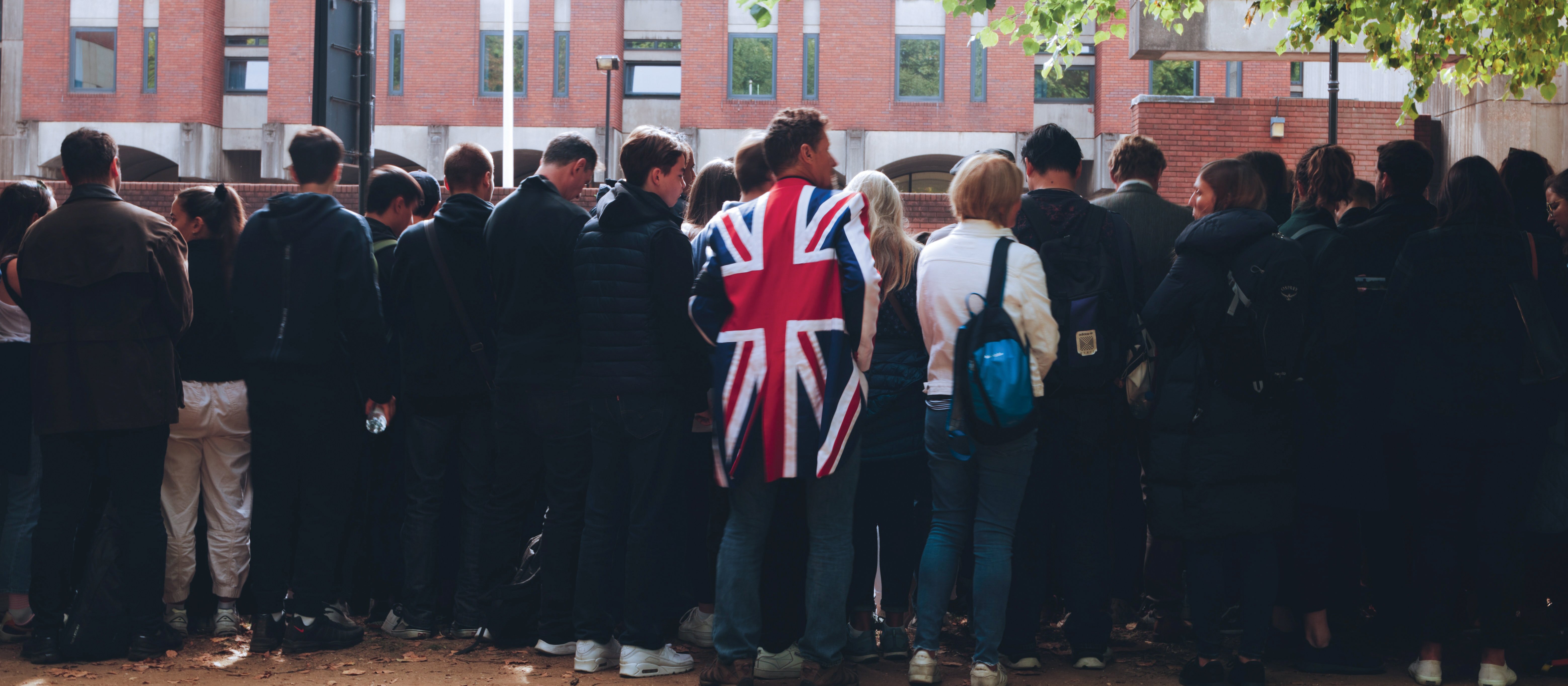 funeral_crowd_CR_Thiago Rocha on Unsplash.jpeg