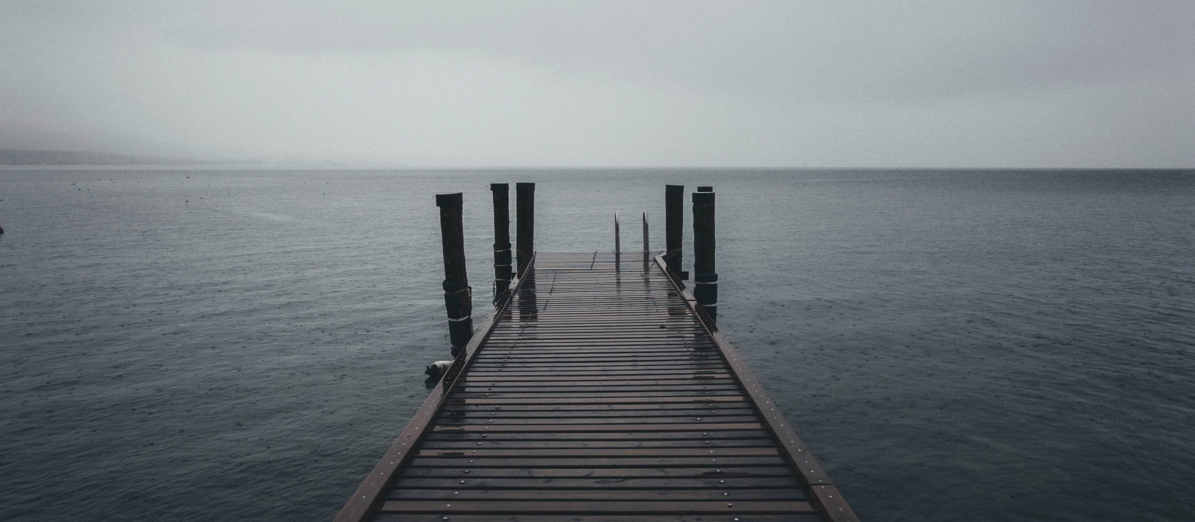 beach day with rain_CR_Alessio Lin on Unsplash