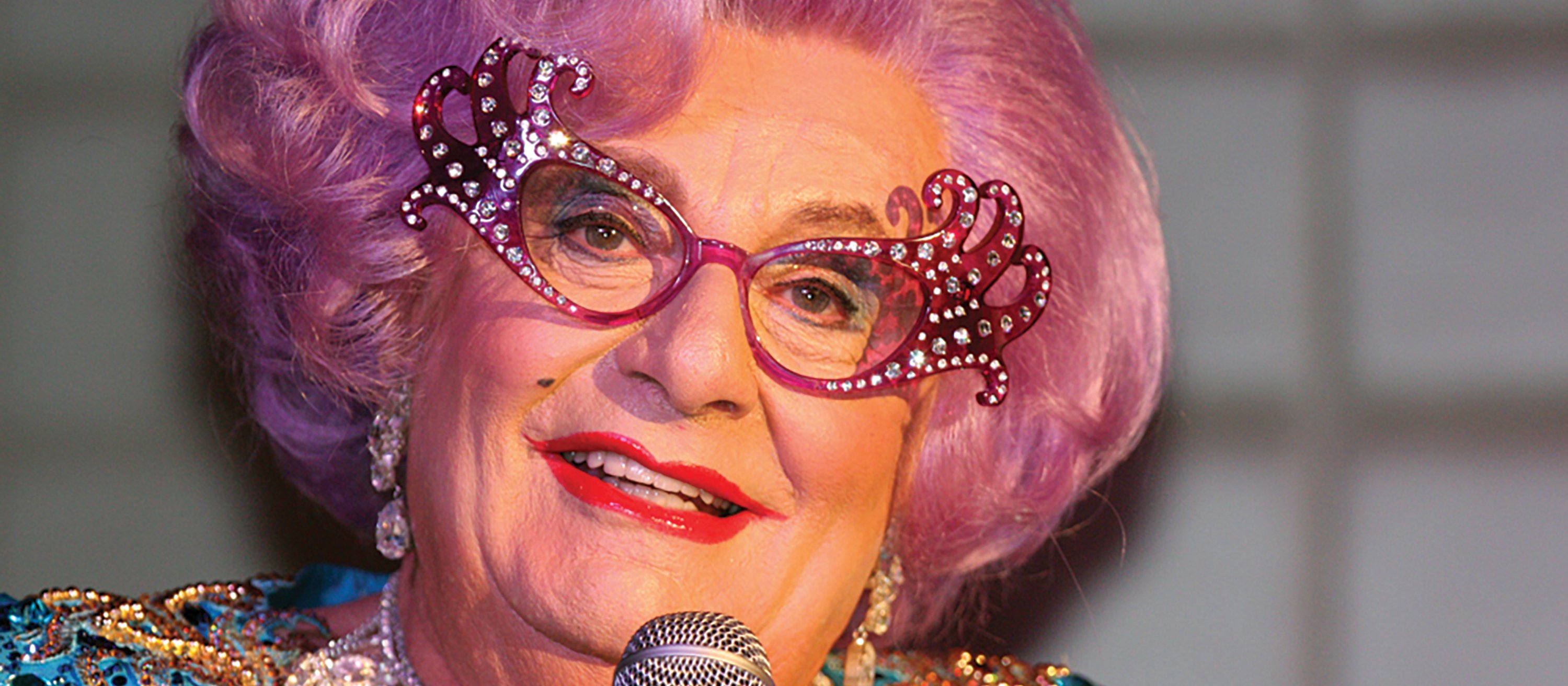 Dame Edna CR Eva Rinaldi on Wikimedea Commons