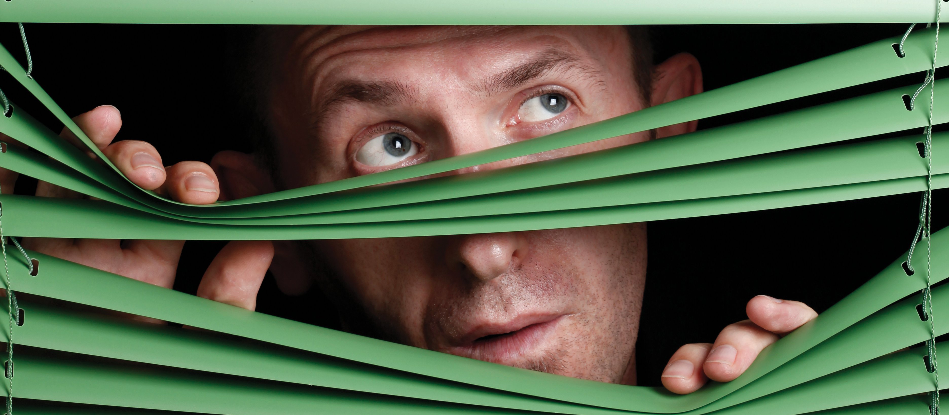 Man blinds CR tolgart on iStock