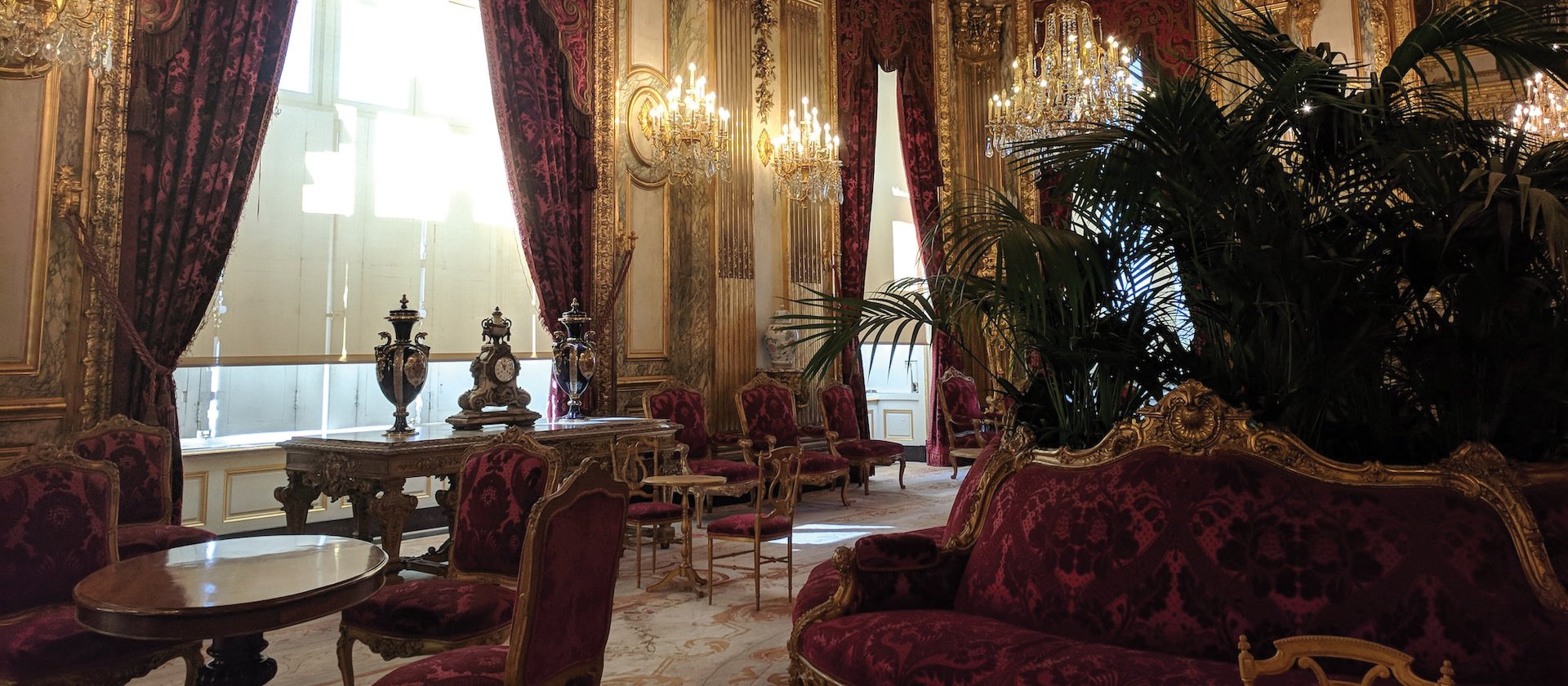 Palace interior period style CR Sigmund on Unsplash