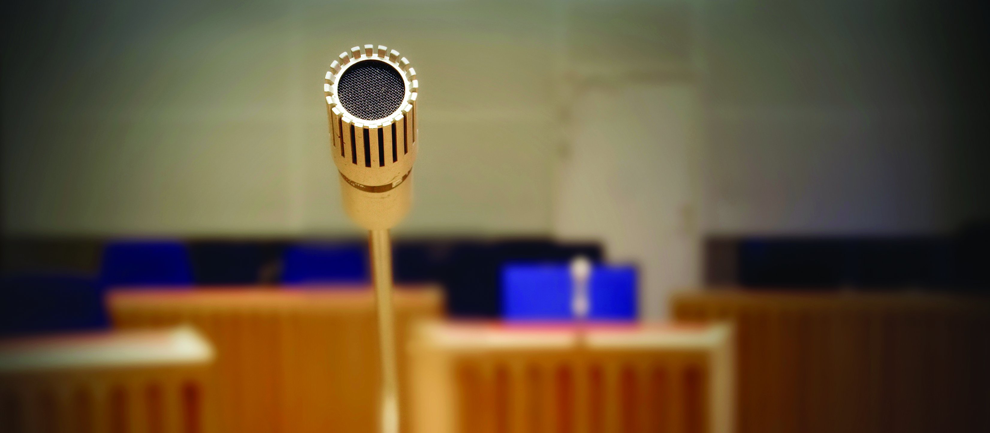 Court microphone