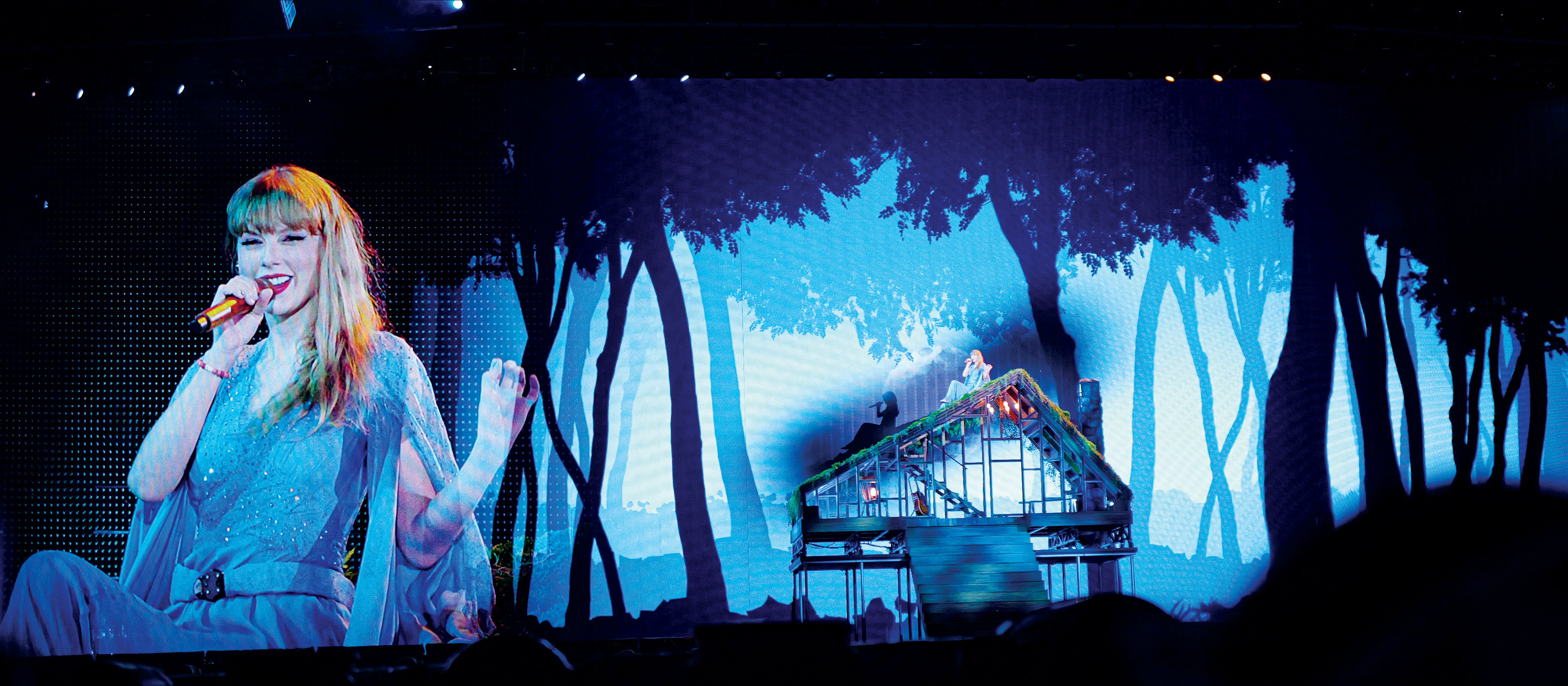 Taylor Swift The Eras Tour The Folklore Set Era CR Paolo V on Wikimedia Commons CC