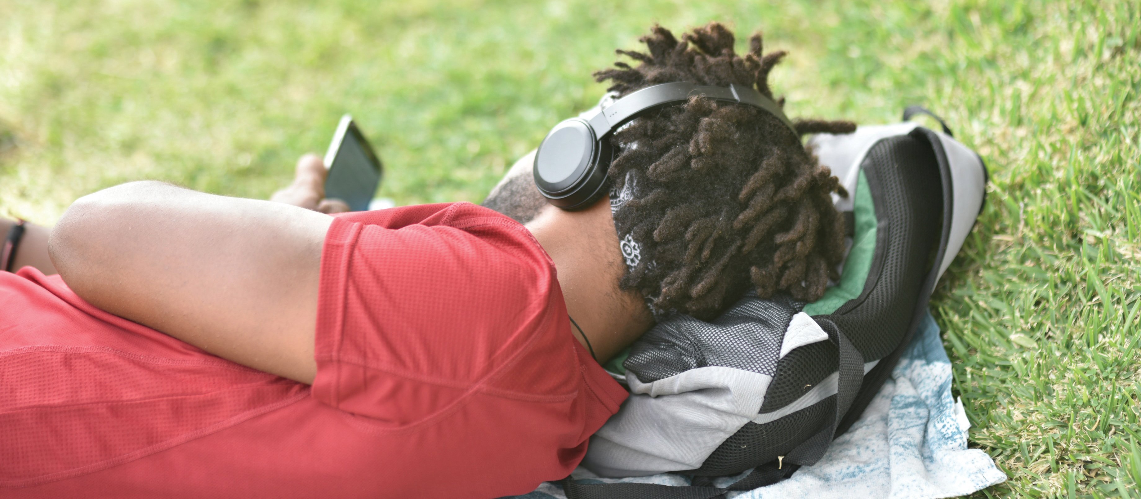 relaxing CR Fausto Garcia Menendez on Unsplash