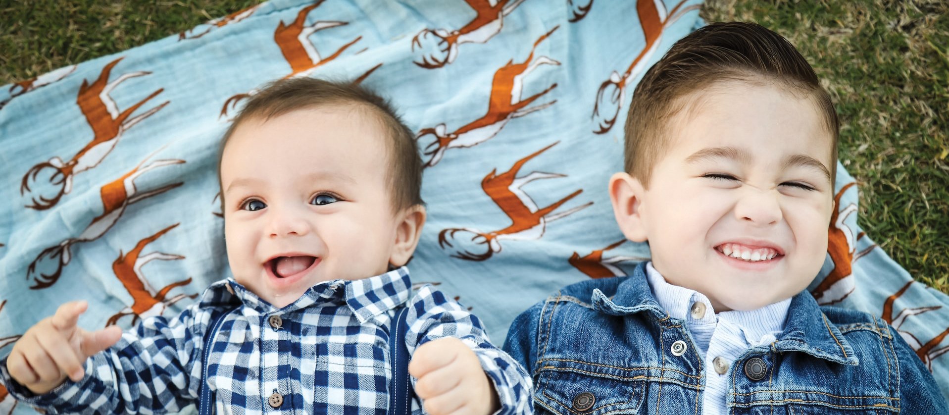 Toddler and young boy CR Edward Cisneros on Unsplash