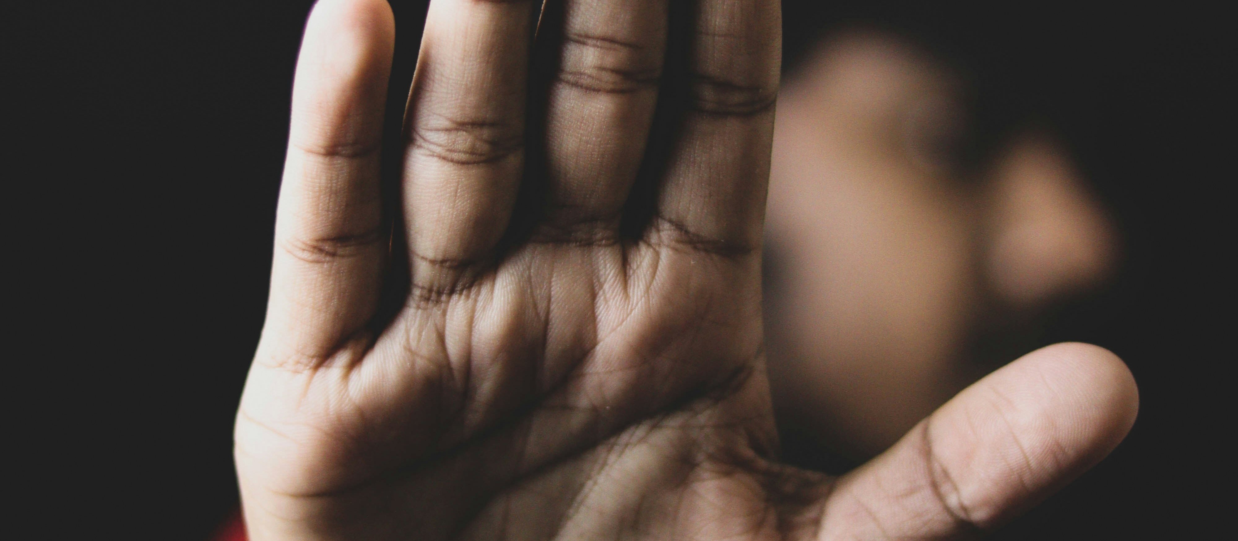 Hand CR saif71 on Unsplash