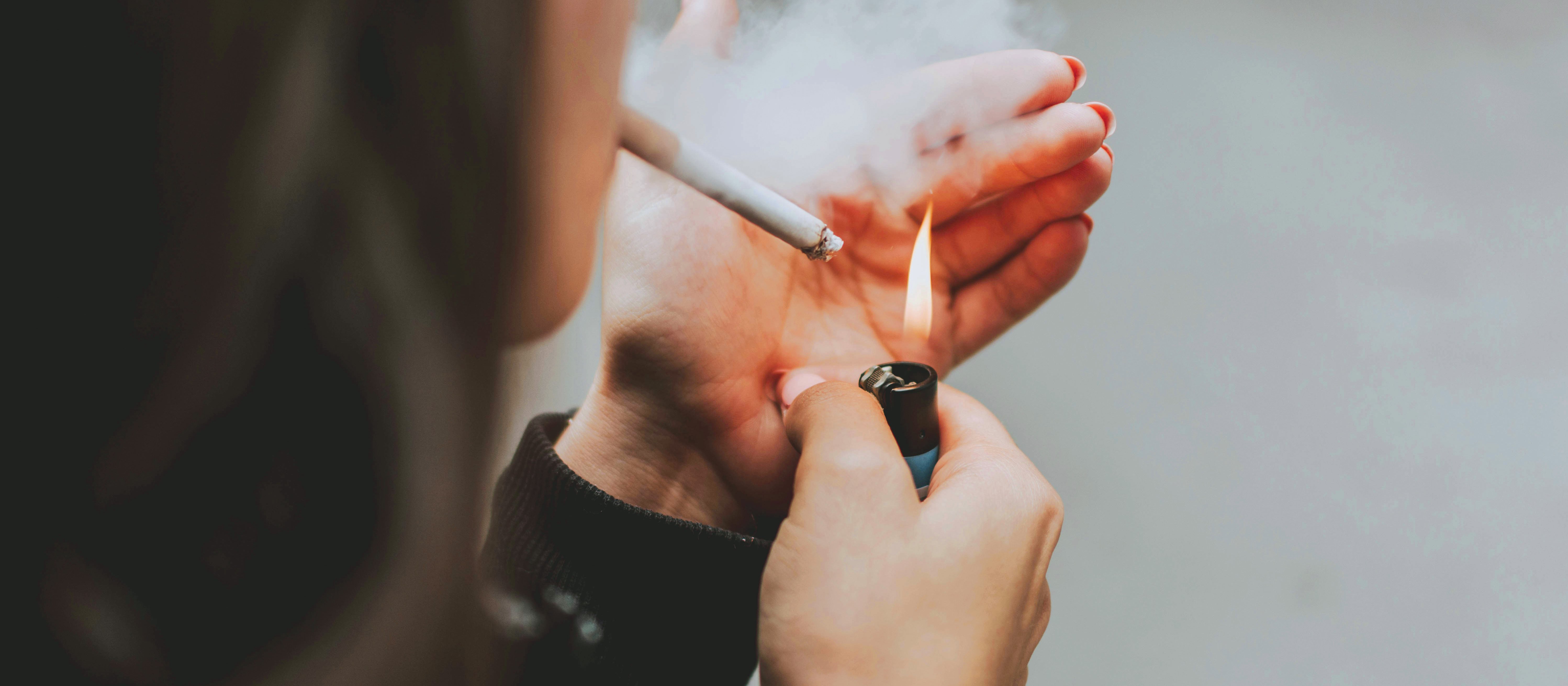 Woman_Smoking_CR_lilartsy_on_unsplash