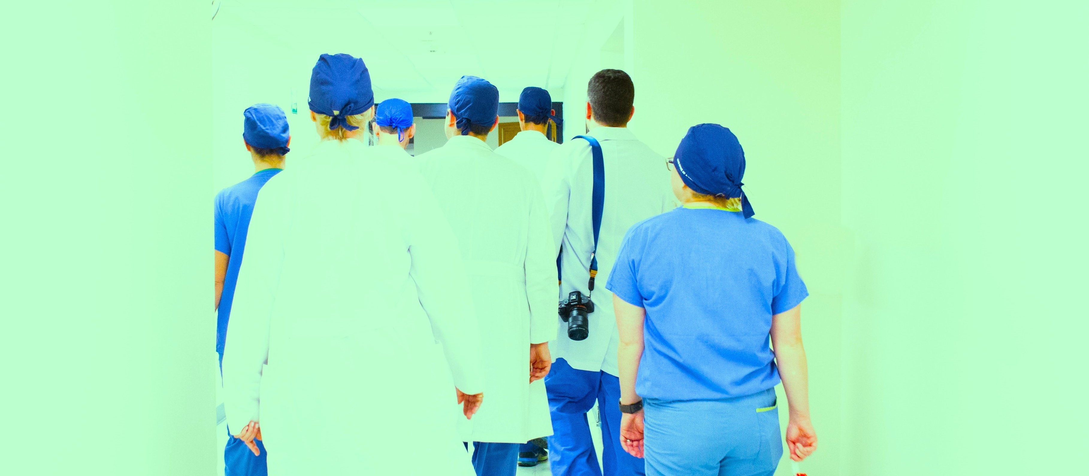 Hospital docs - Luis Melendez on Unsplash