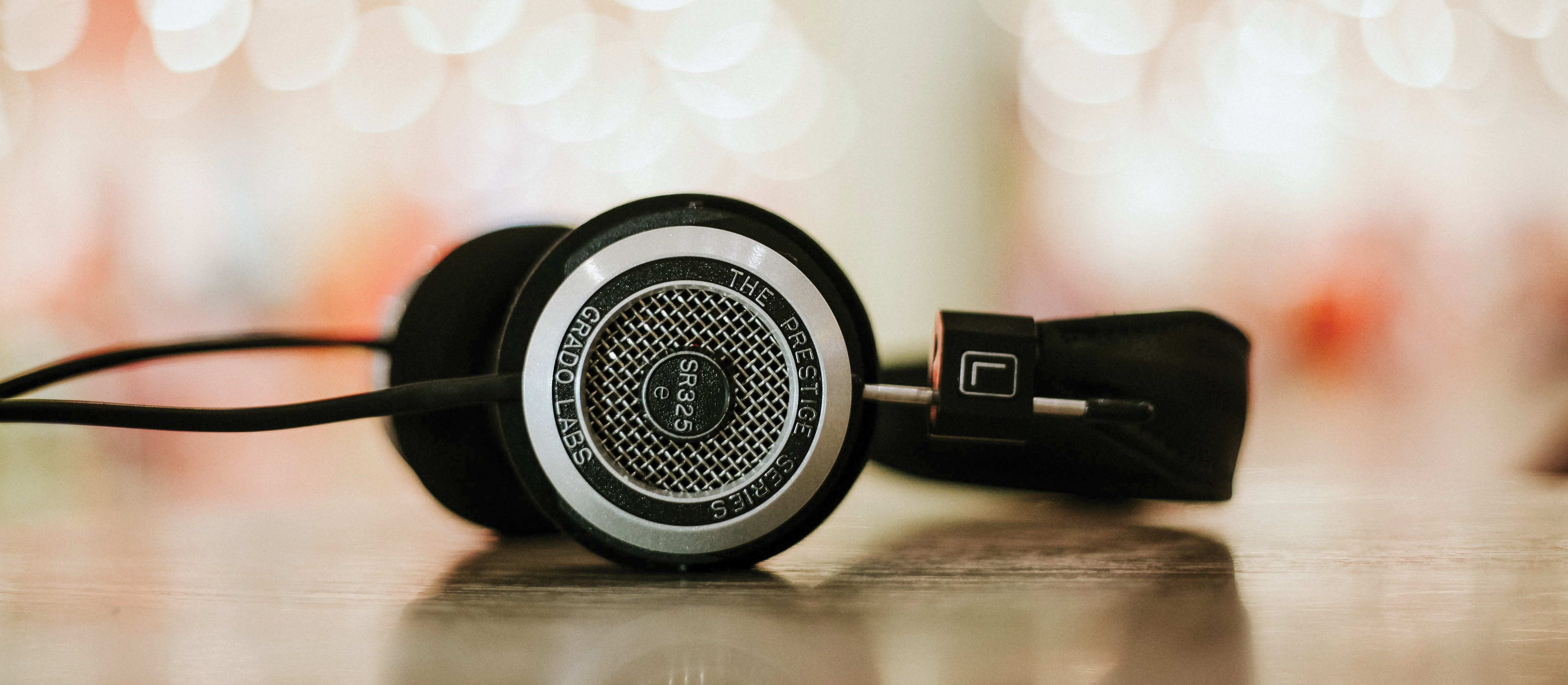 Headphones CR Alphacolour66 on Unsplash