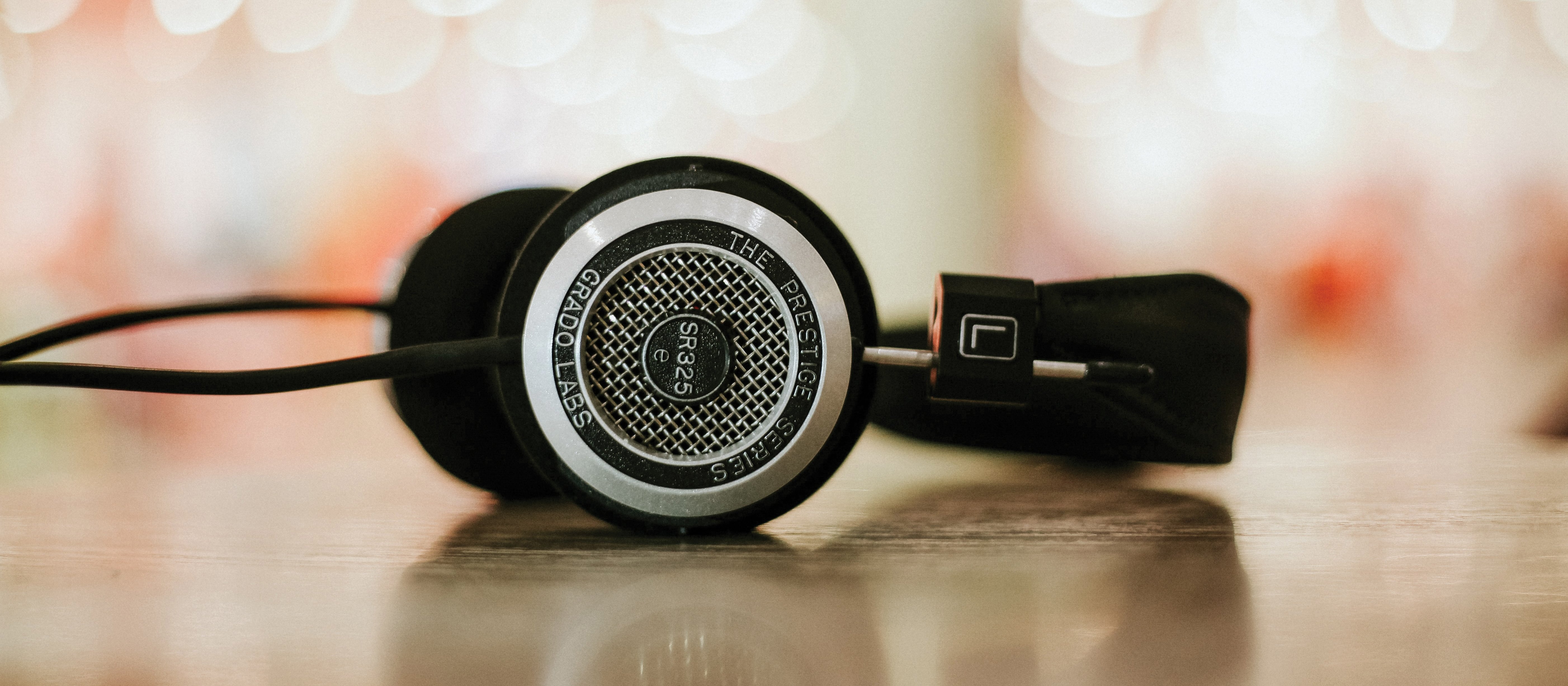 Headphones CR Alphacolour66 on Unsplash