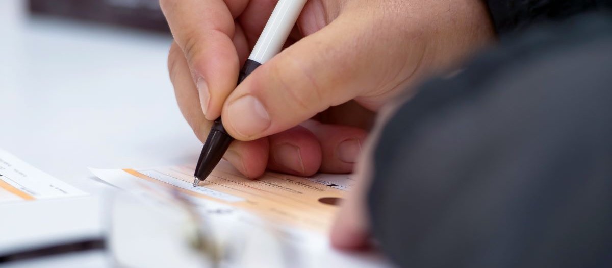Filling in forms CR iStock