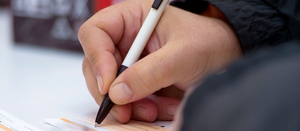 Filling in forms CR iStock