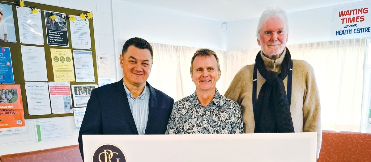 Hanmer Springs Health Centre Cheque Simon Jackson, Paul Walmsley, Kevin Loughlin