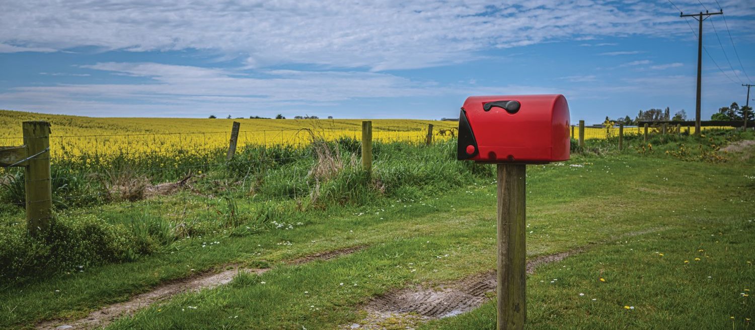 Rural letterbox CR ArisSu on iStock