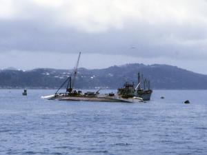 Wahine salvage operation after sinking