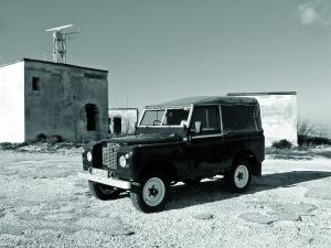 Land Rover, buildings
