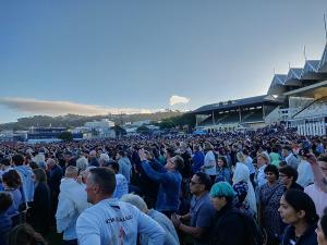The crowd at the Basin Reserve for the Wellington Vigil for the Christchurch Mosque shootings, 17 March 2019 [photo:	Ballofstring/WikiCommons]