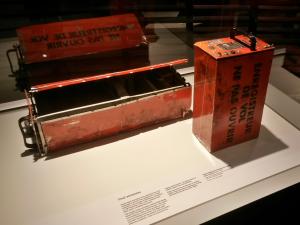 The "Black Box" (flight data recorder and cockpit voice recorder) of Air New Zealand Flight 901 on display at the Air New Zealand exhibition at the Te Papa Museum in Wellington [photo: Frog23]