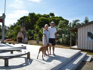 Anne and John Russell and Mia