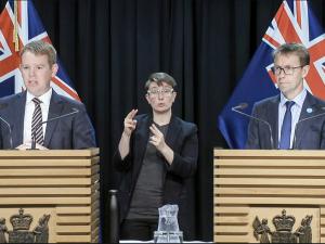 Chris Hipkins and Ashley Bloomfield