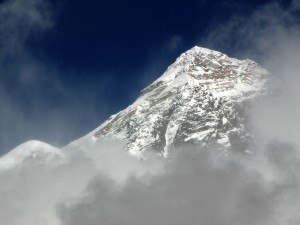 Everest Image: Gozitano