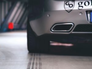 Rubber hits the road, car, tire, Markus Spiske on Unsplash
