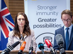 Jacinda Ardern & Ashley Bloomfield