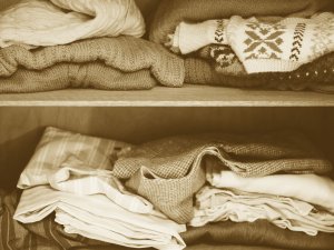 Mens cardigan_Annie Spratt on Unsplash