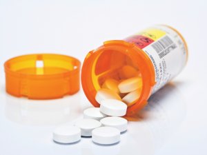 Open pill bottle_Crop